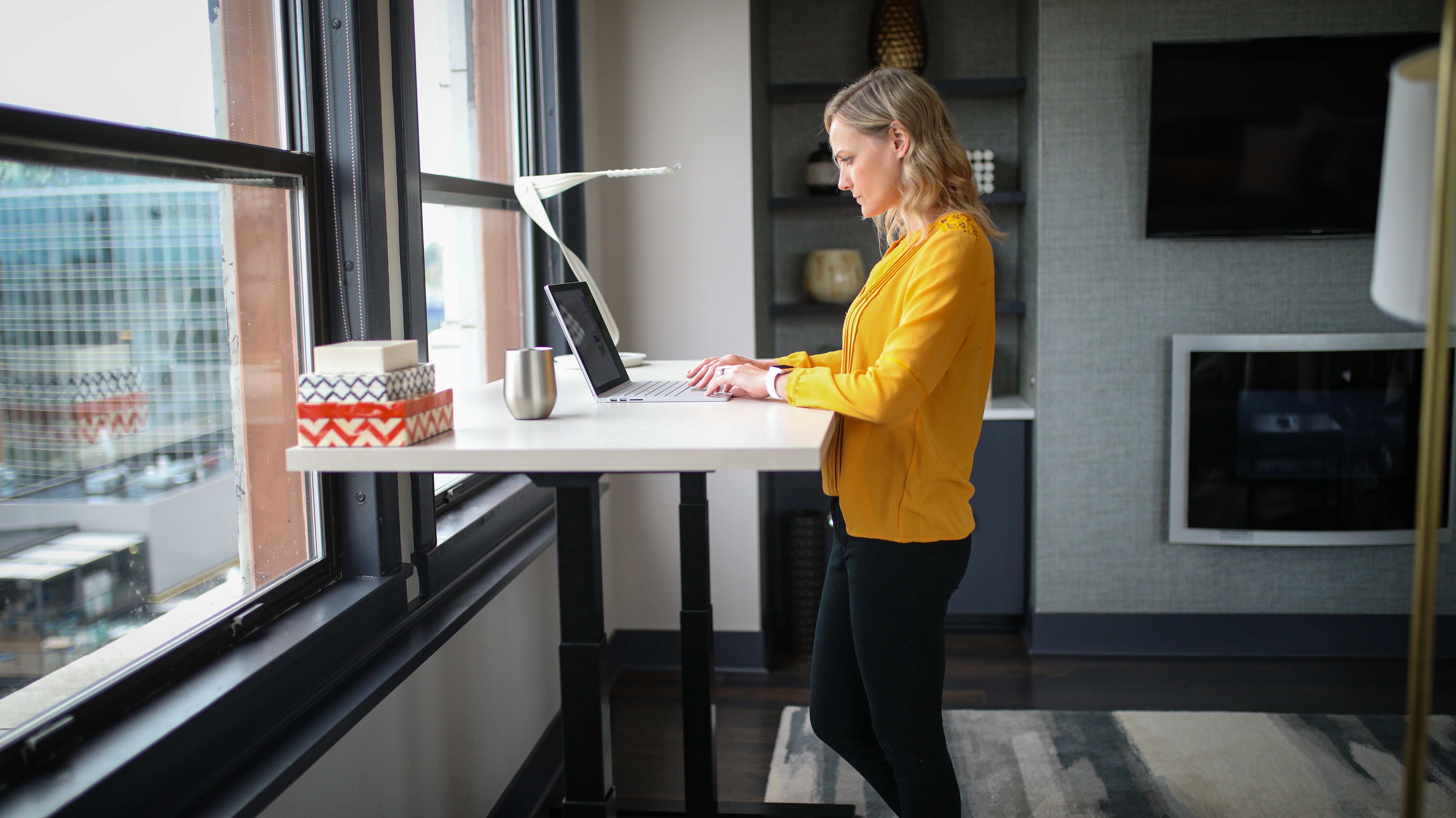 thestandingdesk-Zl0tsQaZdAY-unsplash